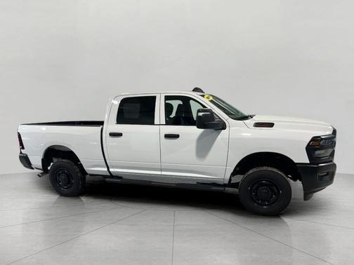 2025 RAM 2500 Tradesman Crew Cab 4x4 6'4' Box