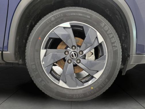 Deep Ocean Blue Pearl 2025 Nissan Rogue SV