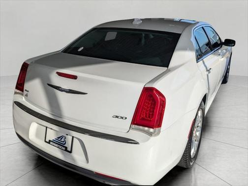2016 Chrysler 300 Limited
