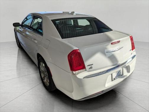 2016 Chrysler 300 Limited