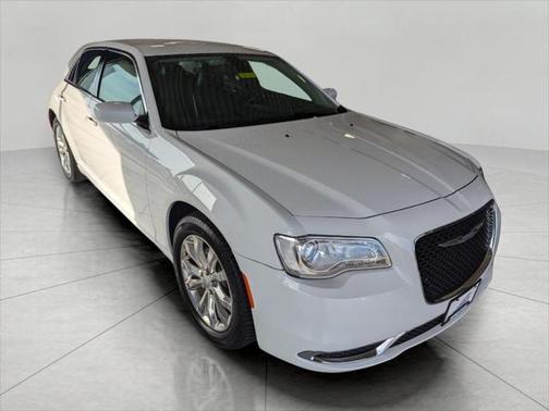 2016 Chrysler 300 Limited