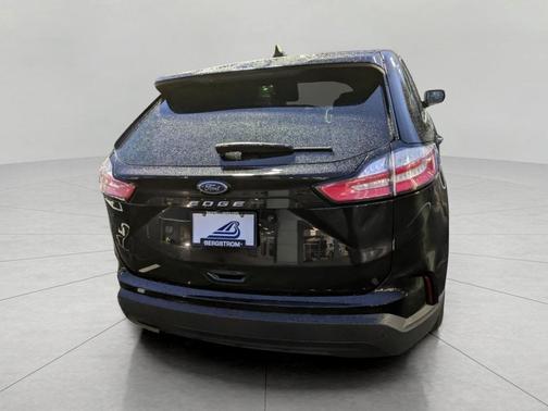 2021 Ford Edge SE