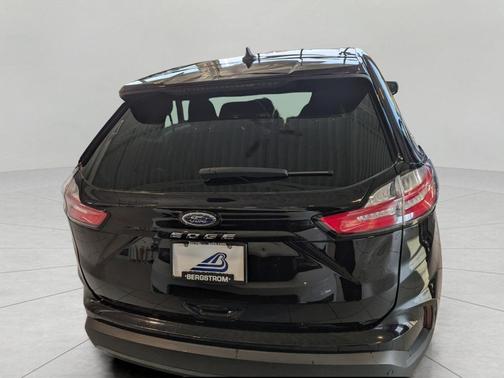 2021 Ford Edge SE