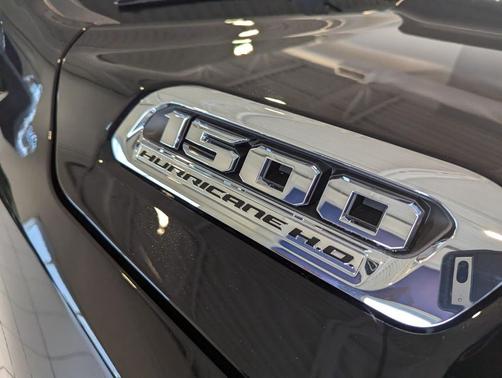 Diamond Black Crystal Pearlcoat 2026 RAM 1500 Limited