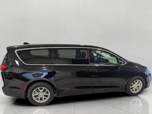 BLACK 2026 Chrysler Pacifica L