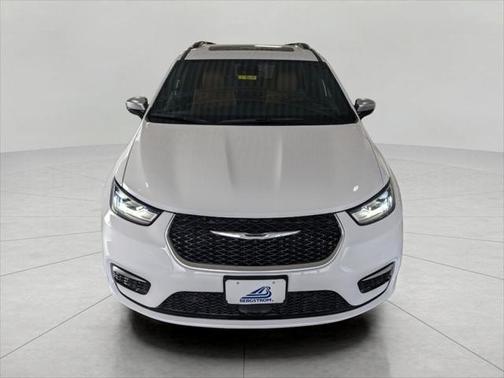 2025 Chrysler Pacifica L