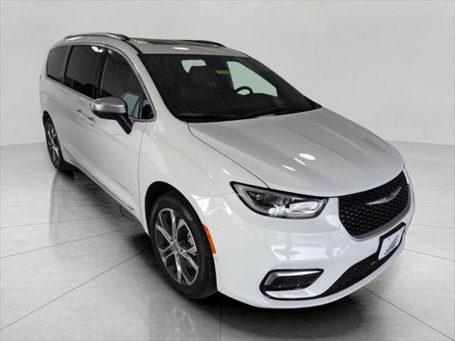 2025 Chrysler Pacifica L