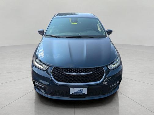 2025 Chrysler Pacifica L