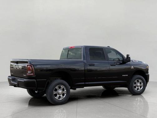 Diamond Black Crystal Pearlcoat 2026 RAM 2500 Big Horn Crew Cab 4x4 6'4' Box