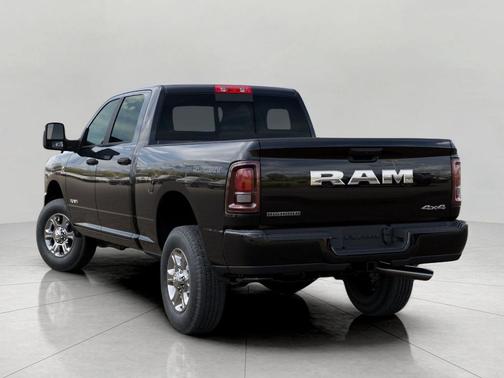 Diamond Black Crystal Pearlcoat 2026 RAM 2500 Big Horn Crew Cab 4x4 6'4' Box