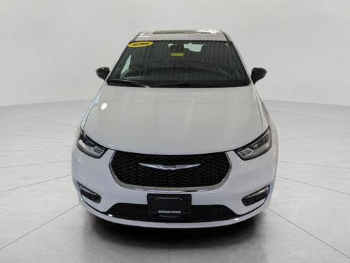 2025 Chrysler Pacifica L