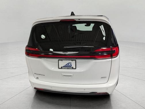 2025 Chrysler Pacifica L