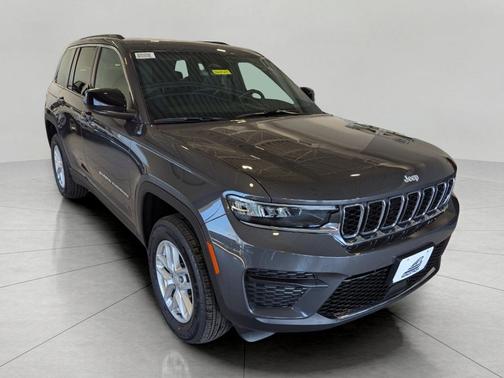 Baltic Gray Metallic Clearcoat 2026 Jeep Grand Cherokee Laredo