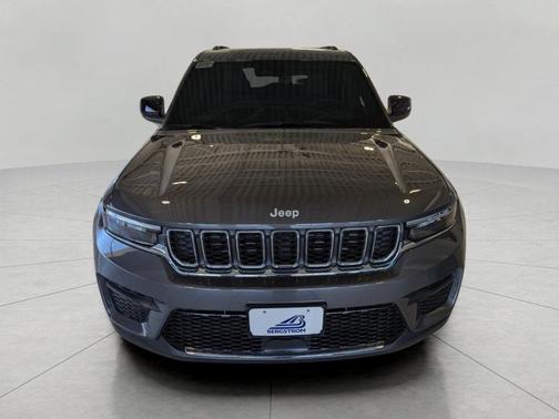 Baltic Gray Metallic Clearcoat 2026 Jeep Grand Cherokee Laredo