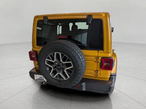 Goldilocks 2026 Jeep Wrangler 4-Door Sahara 4x4