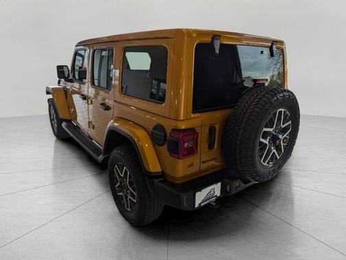 Goldilocks 2026 Jeep Wrangler 4-Door Sahara 4x4