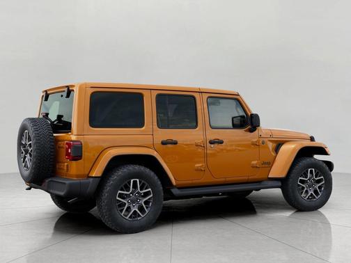 Goldilocks 2026 Jeep Wrangler 4-Door Sahara 4x4
