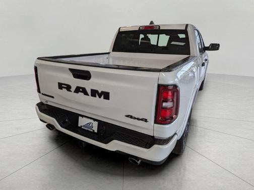 Ivory White Tri-Coat Pearlcoat 2026 RAM 1500 Laramie
