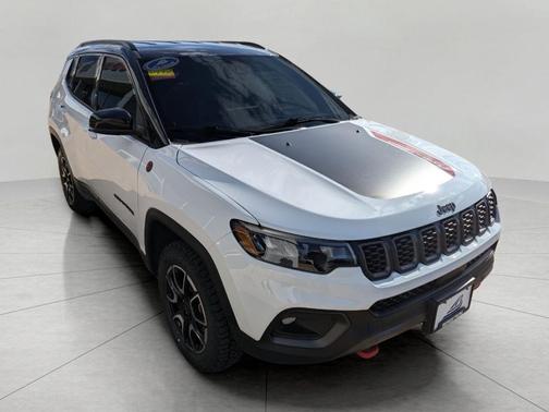 WHITE 2025 Jeep Compass Trailhawk