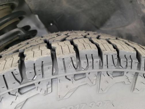 WHITE 2025 Jeep Compass Trailhawk