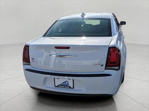 2018 Chrysler 300 S