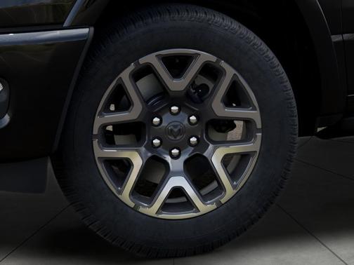 Diamond Black Crystal Pearlcoat 2026 RAM 1500 Laramie