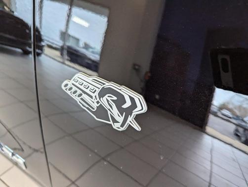 Diamond Black Crystal Pearlcoat 2026 RAM 1500 Laramie