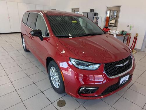 Red Hot Pearlcoat 2026 Chrysler Pacifica L