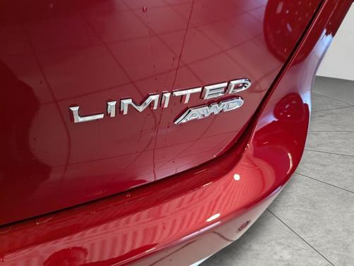 Red Hot Pearlcoat 2026 Chrysler Pacifica Limited