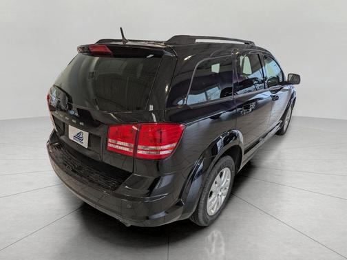 Pitch Black Clearcoat 2020 Dodge Journey SE Value