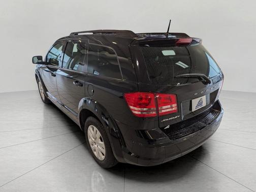 Pitch Black Clearcoat 2020 Dodge Journey SE Value