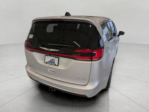 Silver Mist Clearcoat 2026 Chrysler Pacifica Limited