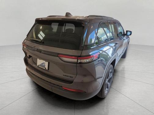 Baltic Gray Metallic Clearcoat 2025 Jeep Grand Cherokee Limited