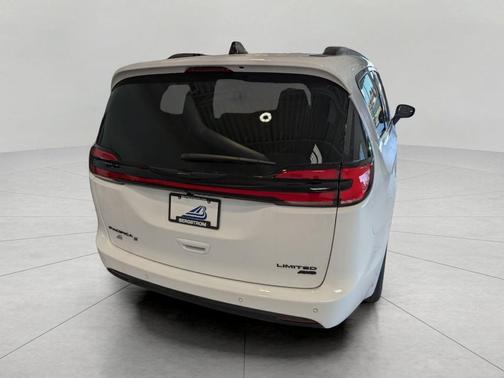 Bright White Clearcoat 2026 Chrysler Pacifica Limited