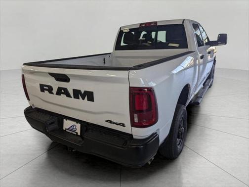 2025 RAM 2500 Tradesman Crew Cab 4x4 6'4' Box