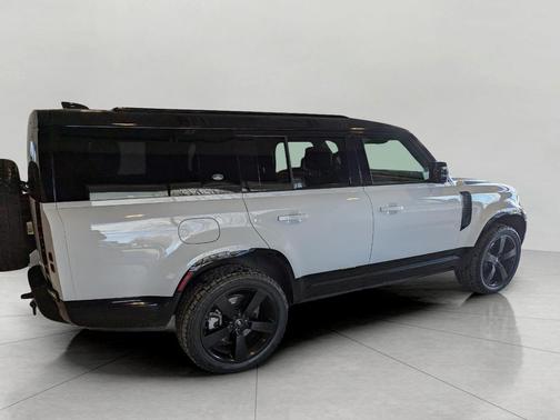 2024 Land Rover Defender 130 P400 X-Dynamic SE