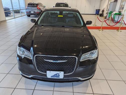 2015 Chrysler 300 Limited