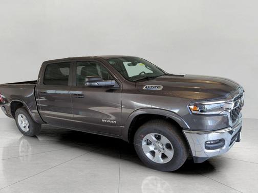 GRANITE CRYSTAL METALLIC CLEARCOAT 2026 RAM 1500 Big Horn/Lone Star
