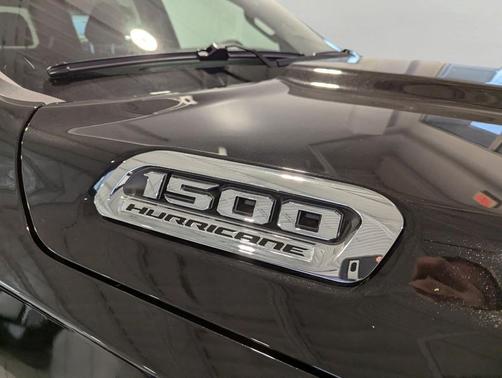 Diamond Black Crystal Pearlcoat 2026 RAM 1500 Big Horn/Lone Star