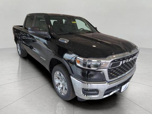 Diamond Black Crystal Pearlcoat 2026 RAM 1500 Big Horn/Lone Star
