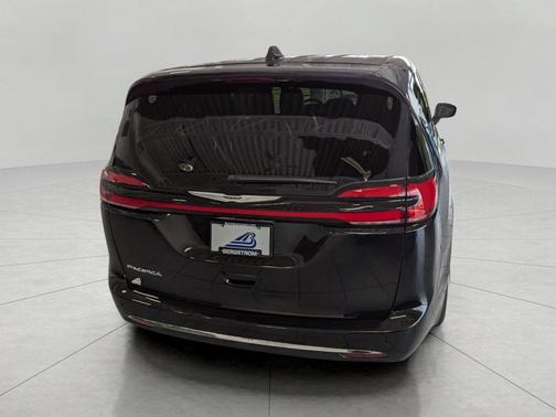 2025 Chrysler Pacifica L