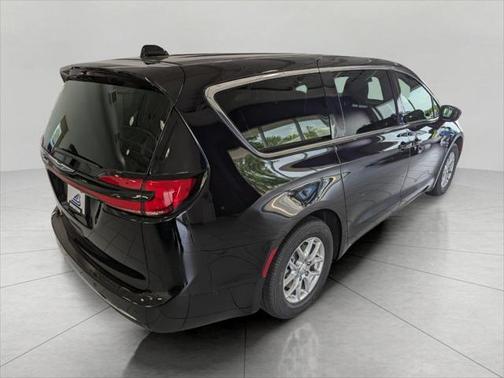 2025 Chrysler Pacifica L