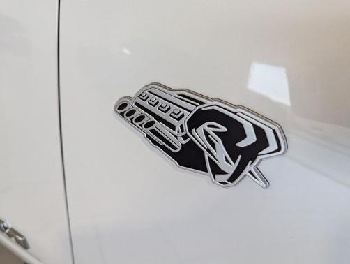 Ivory White Tri-Coat Pearlcoat 2026 RAM 1500 Longhorn