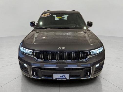 Baltic Gray Metallic Clearcoat 2025 Jeep Grand Cherokee Overland
