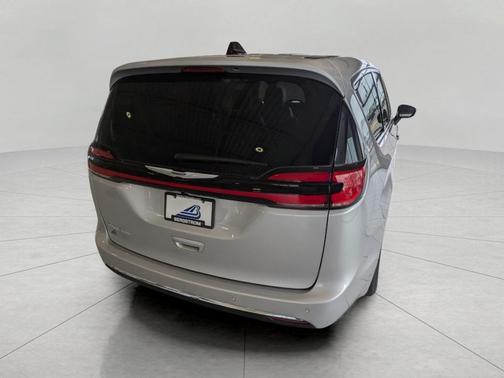 Silver Mist Clearcoat 2026 Chrysler Pacifica L