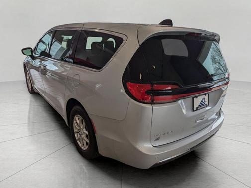 Silver Mist Clearcoat 2026 Chrysler Pacifica L