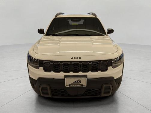 Bright White Clearcoat 2026 Jeep Cherokee Laredo 4x4