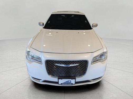 Ivory Tri-Coat Pearl 2015 Chrysler 300C Platinum