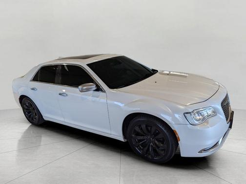 Ivory Tri-Coat Pearl 2015 Chrysler 300C Platinum