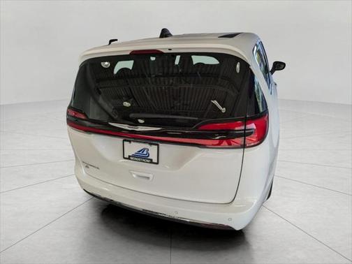 2025 Chrysler Pacifica L